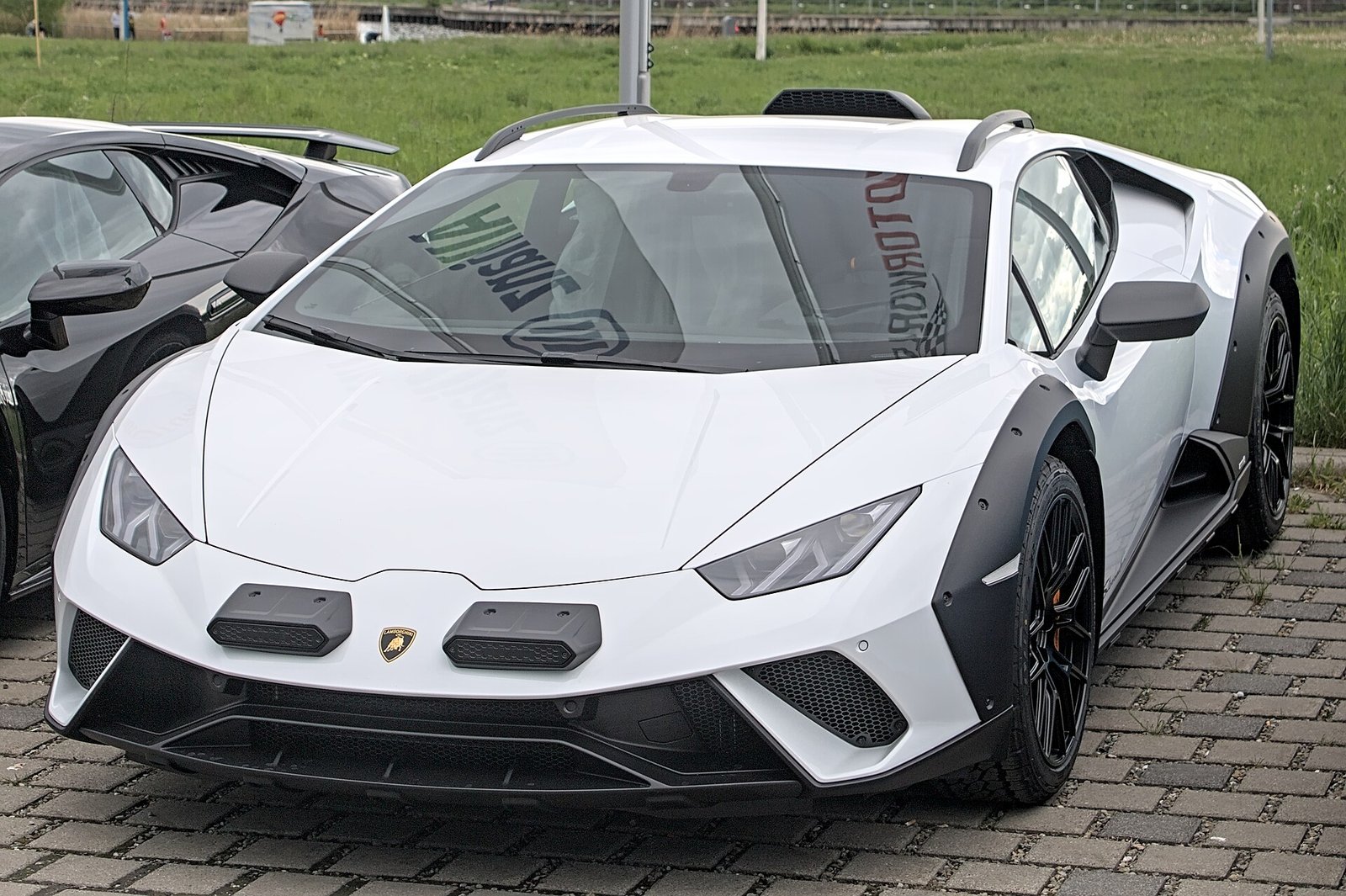 Rent Lamborghini Huracan Sterrato Dubai