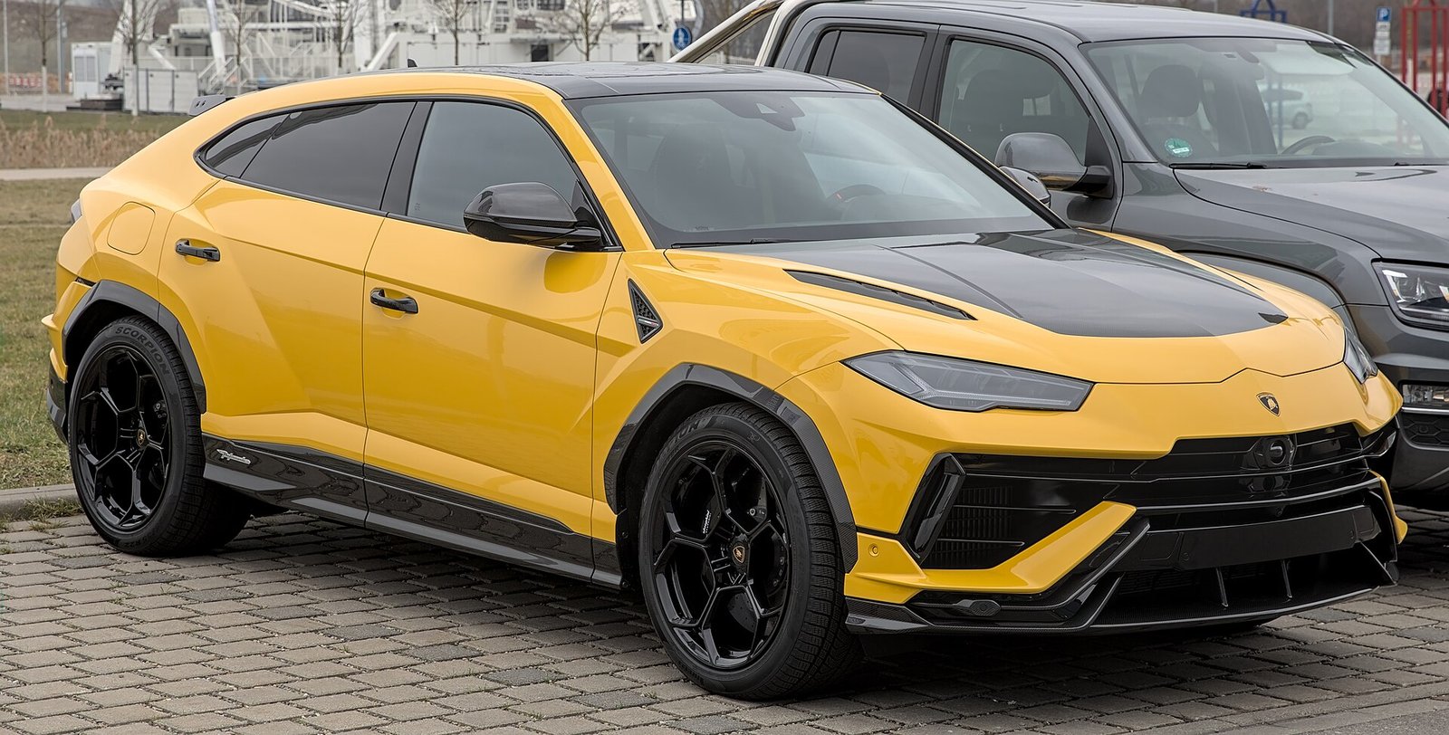 Rent Lamborghini Urus Performante Dubai