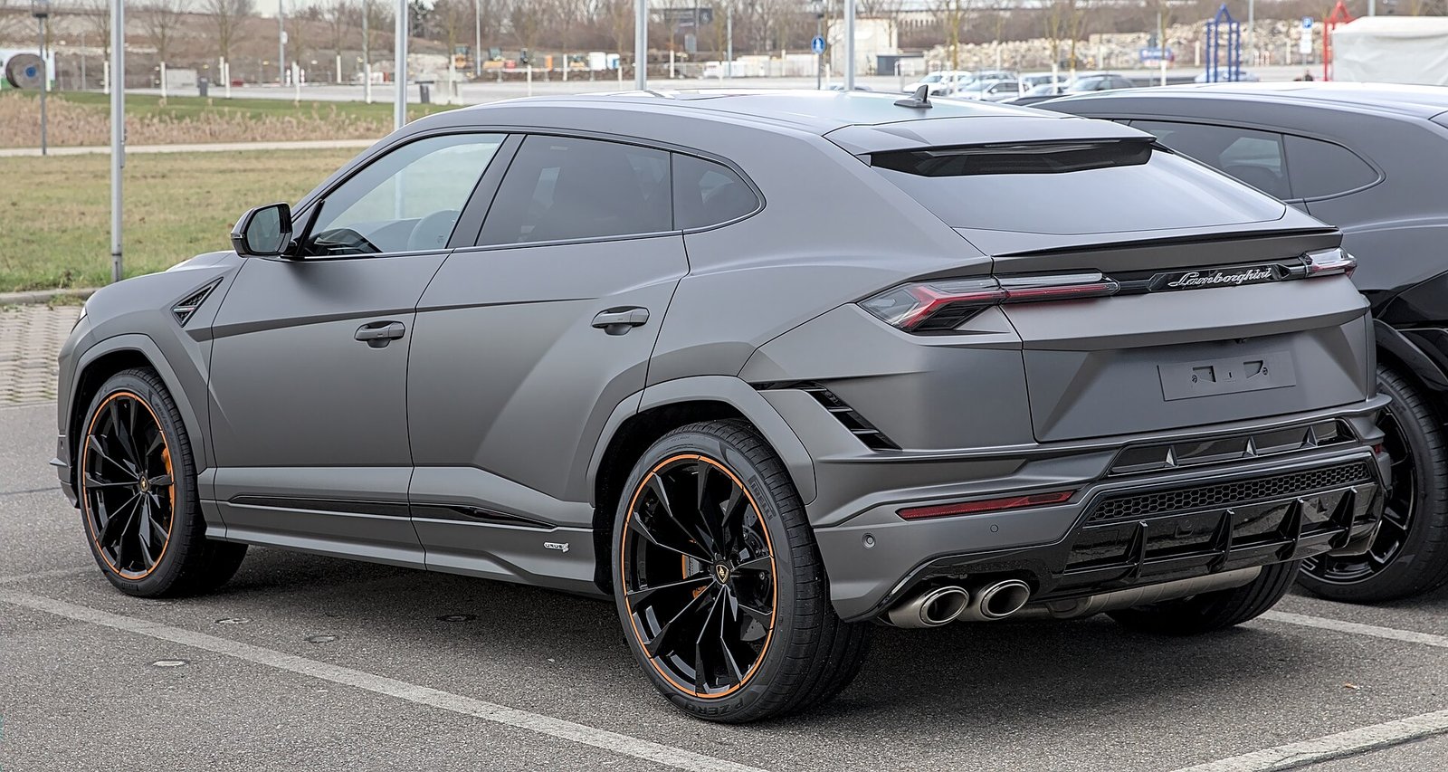 Rent Lamborghini Urus S Dubai